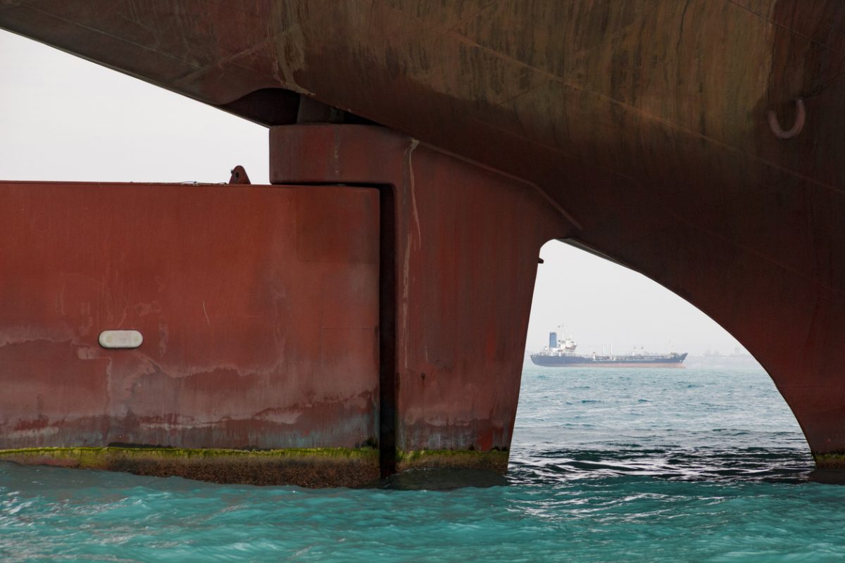 oil tankers Persian Gulf floating storage crude oil shipping tanker fleet