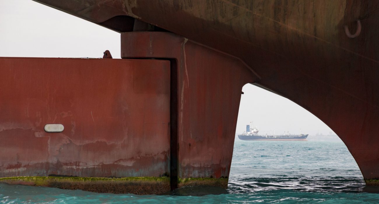 oil tankers Persian Gulf floating storage crude oil shipping tanker fleet