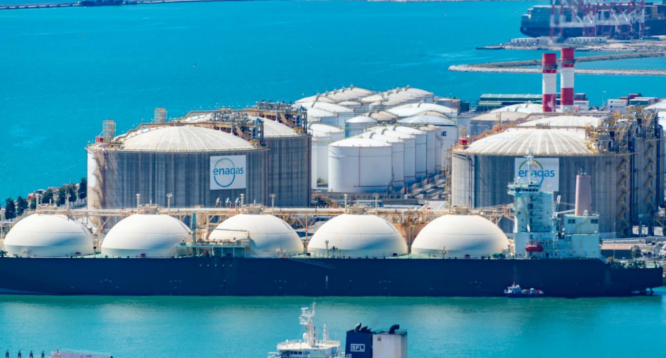 EU LNG dependence and global gas shipping market
